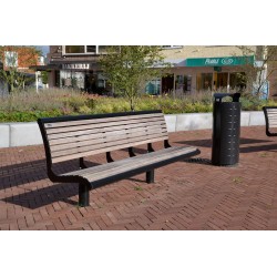 Banc en bois et acier modèle Cruzado photo en situation