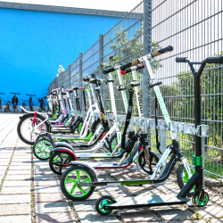 Parking pour trottinettes...